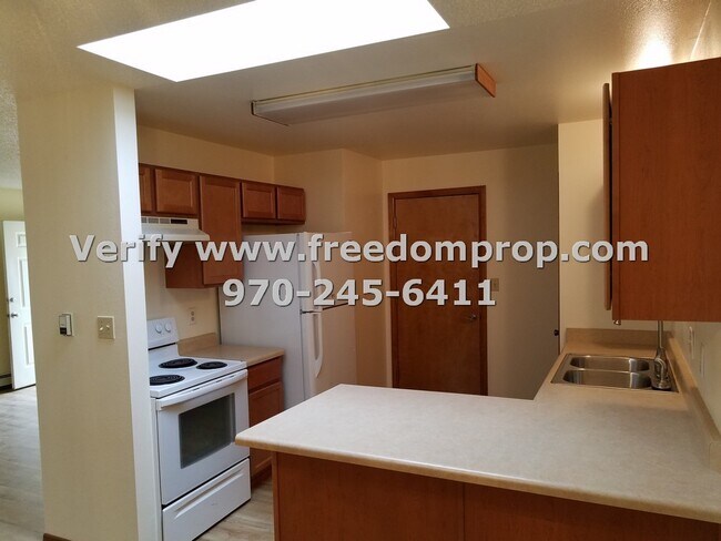 Foto del edificio - Great 2 Bedroom 2 Bath 2 Car Garage House