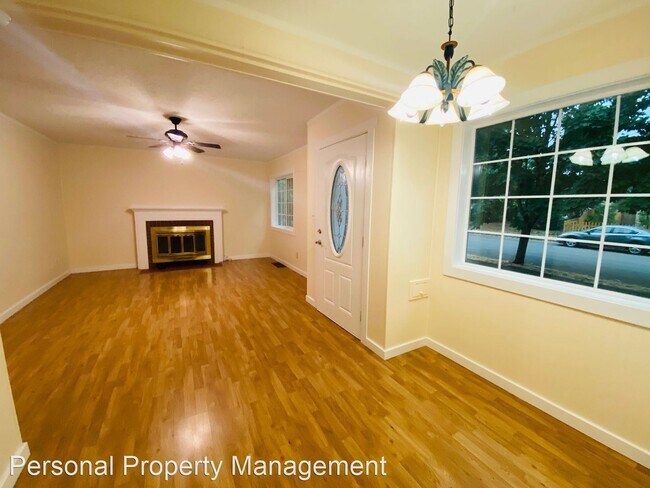 Foto del edificio - 2 br, 2 bath House - 3508 G ST