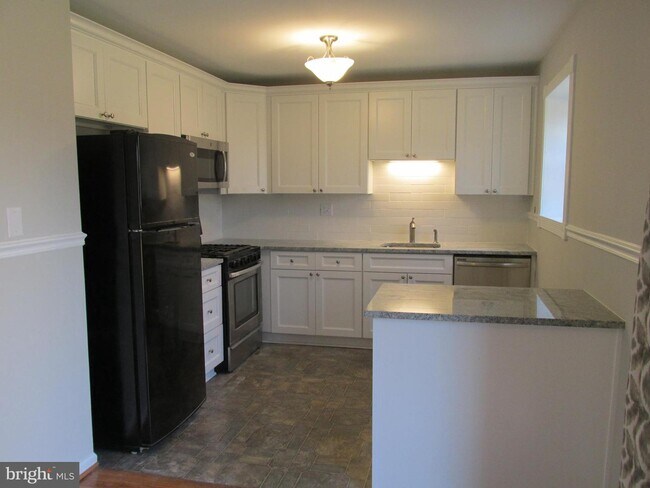 Building Photo - 2369 Norrington Dr