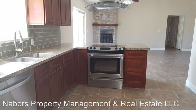 Building Photo - 3 br, 2 bath House - 15051 N El Pueblo Blvd