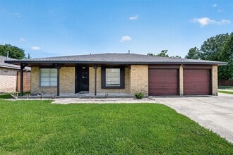 Building Photo - 3602 Cedarcrest Dr