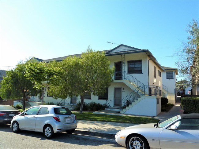 Vista frontal - 7073 1/2 W Manchester Ave