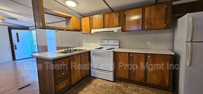 Foto del edificio - 3103 Cedarvale Rd