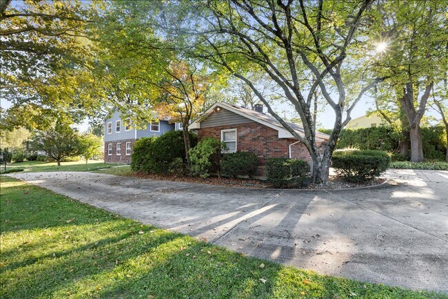 Foto del edificio - Magnificent 6 bedroom house in desirable H...
