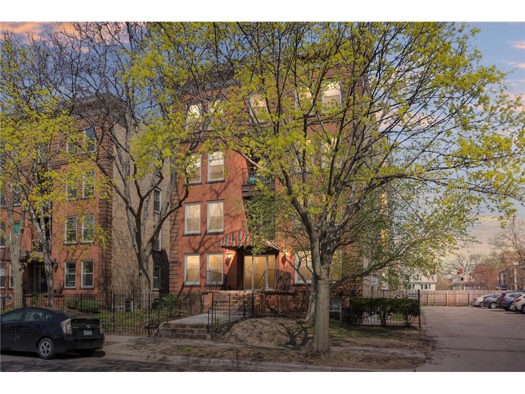 Primary Photo - 2421 Emerson Ave S