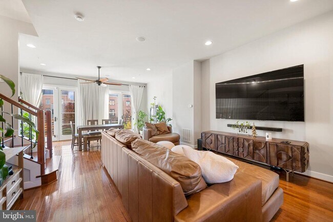 Foto del edificio - 710 E Howell Ave