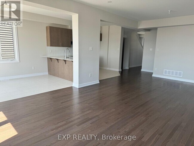 Building Photo - 513 Oldenburg Ave