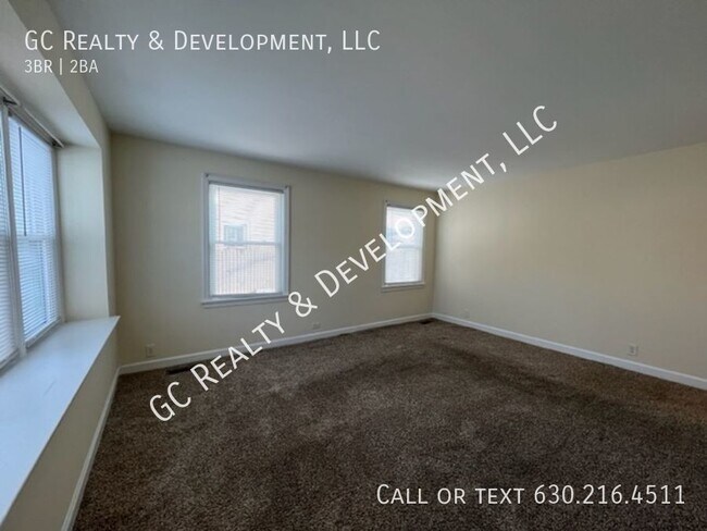 Foto del edificio - ***3 BDRM / 2 FULL BTH / FINISHED BSMT / 2...