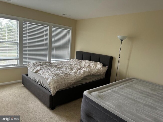 Building Photo - 202 Salem Ct