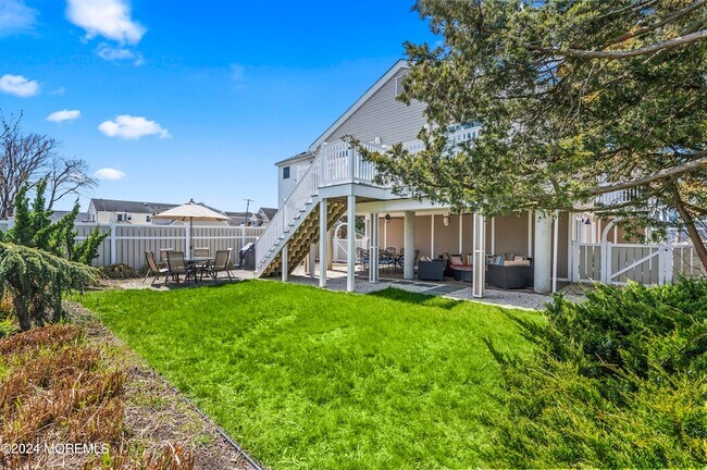 Foto del edificio - 204 Randall Ave