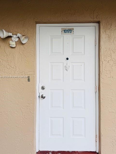 Foto principal - 10173 Twin Lakes Dr