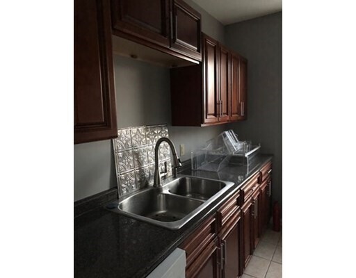 Foto del edificio - 403-405 W Clinton St