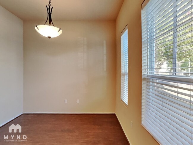 Building Photo - 2216 Zach Scott St