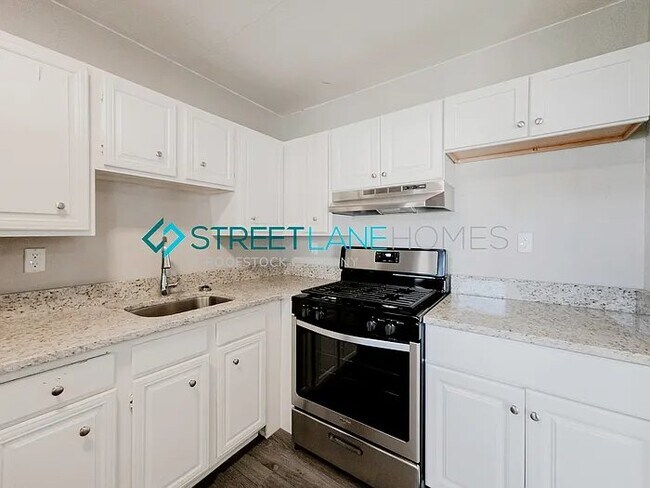 Building Photo - 1309 Cabrillo Dr