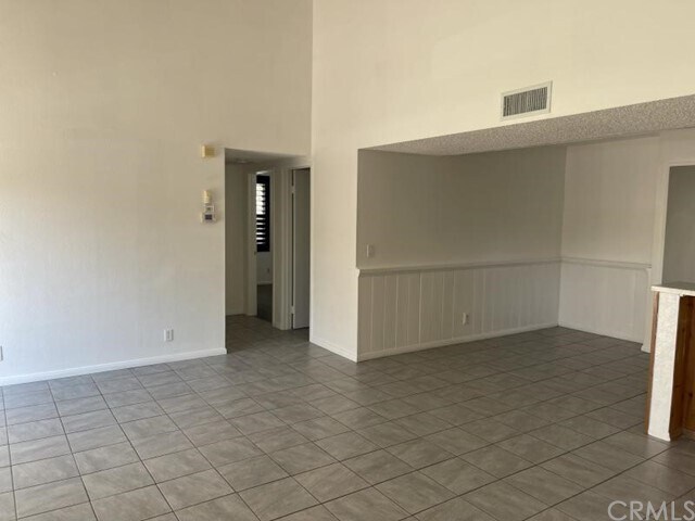 Foto del edificio - 1500 W Edgehill Rd