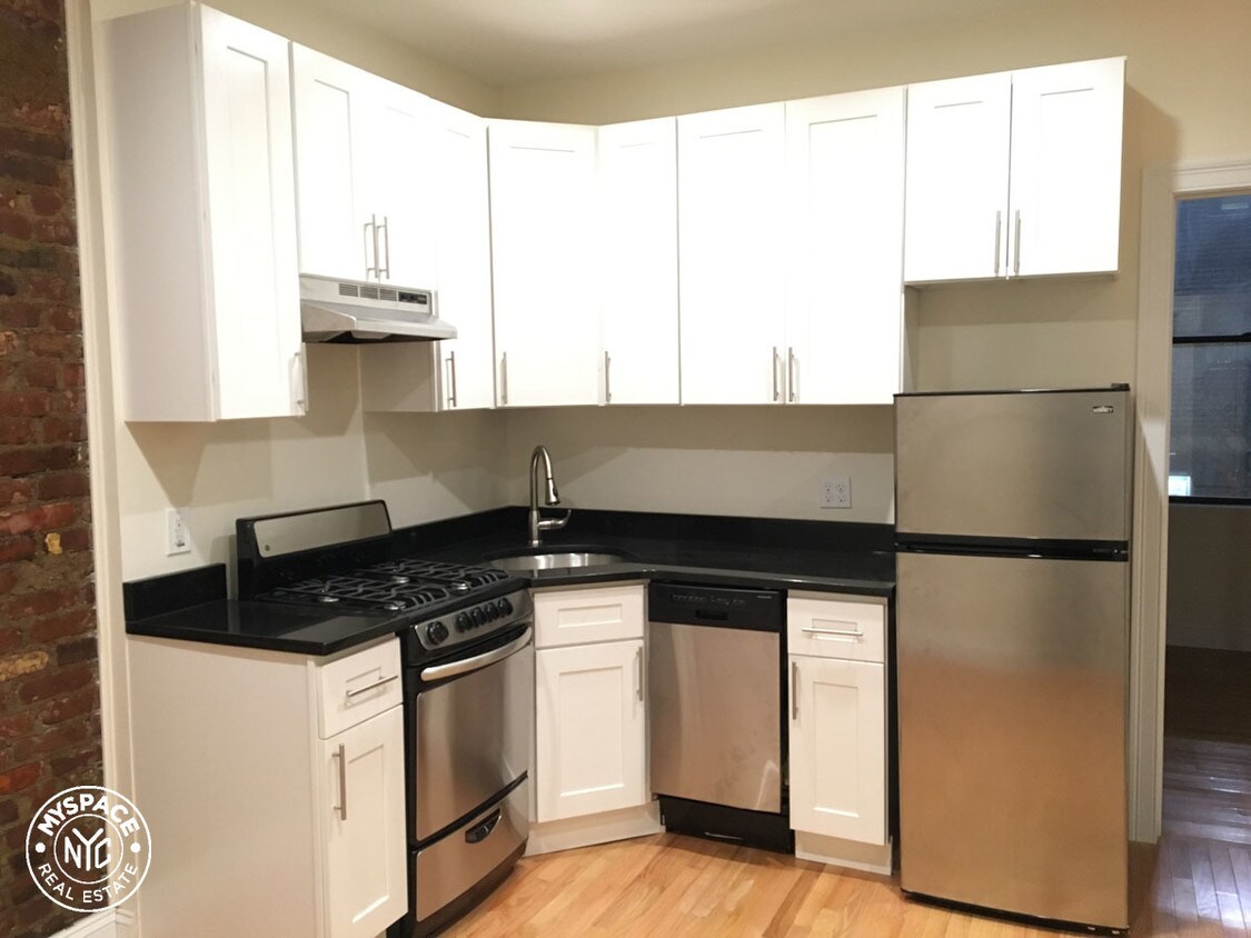 Primary Photo - 131 Avenue C