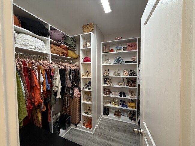 Building Photo - 133 Penry Ln