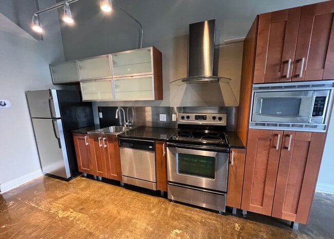 Building Photo - Stylish Loft in the Heart of River Market ...