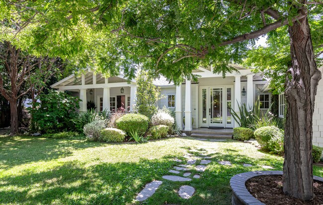 Building Photo - 4537 Agnes Ave