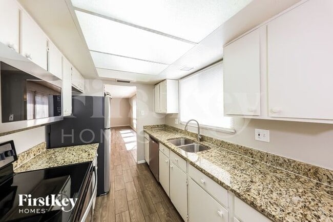 Foto del edificio - 13807 N 52nd Ave
