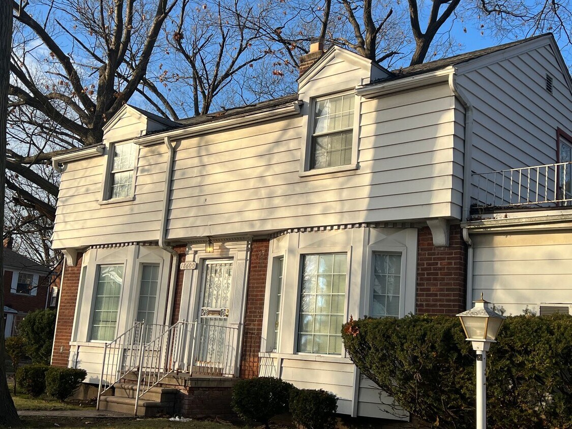 Primary Photo - Cozy Westside Home COMING SOON