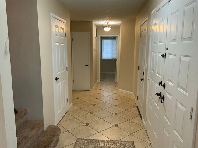 Building Photo - Gorgeous 4 bedroom Home in Fairfield..... ...