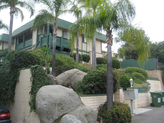 Foto del edificio - Tulip Apartments