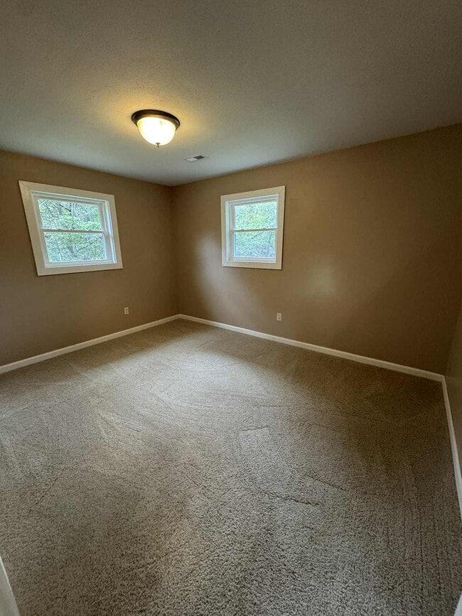 Building Photo - 262 Mountain View St