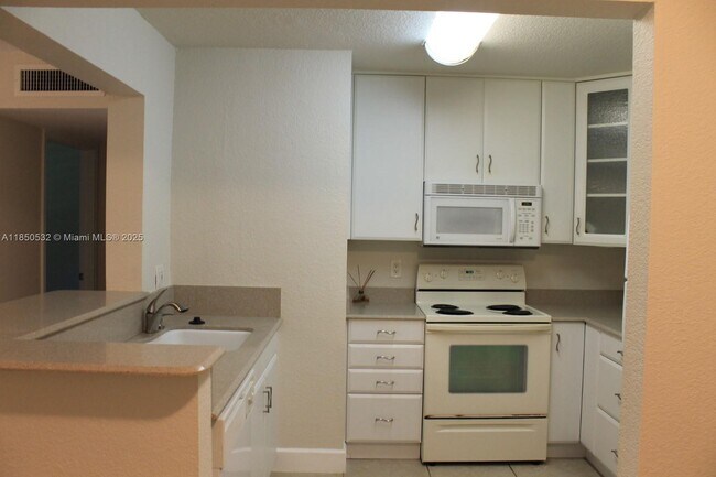 Foto del edificio - 7925 SW 86th St