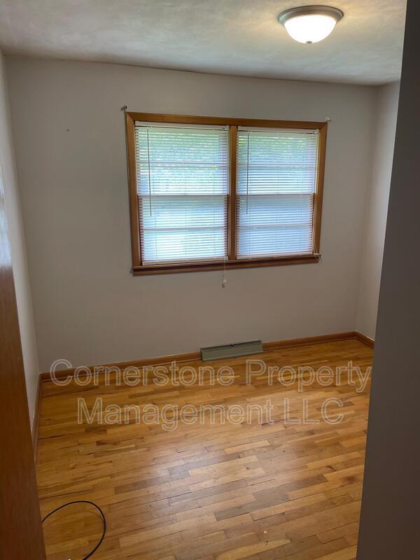 Building Photo - 1110 Elm St