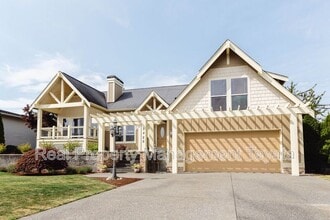 Building Photo - 5486 Salish Rd