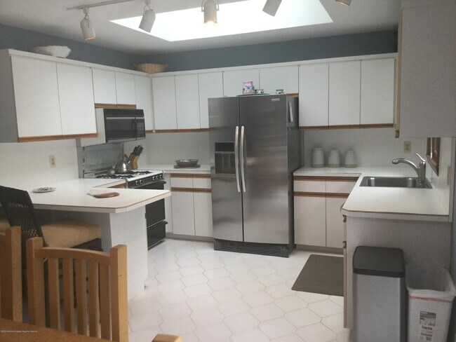 Foto del edificio - 104 N Riverside Dr