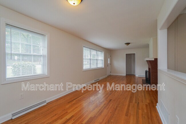 Foto del edificio - 120 Grove Rd