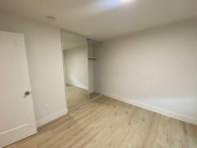 Building Photo - 2585 Kenton Ct.