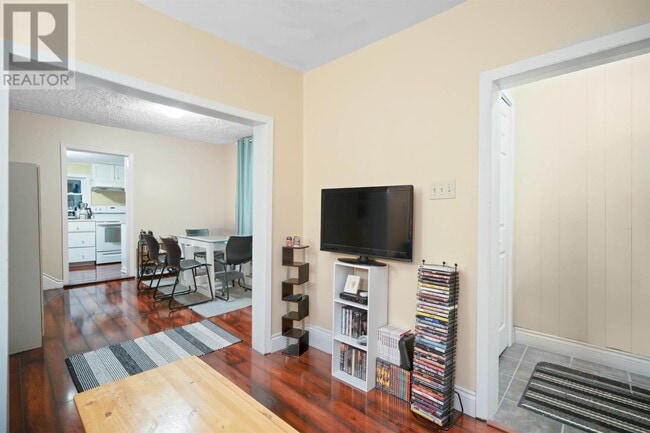 Photo du bâtiment - 51 Reserve St