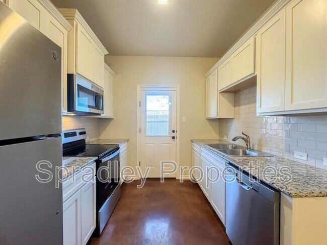 Foto del edificio - 200B Juniper Dr