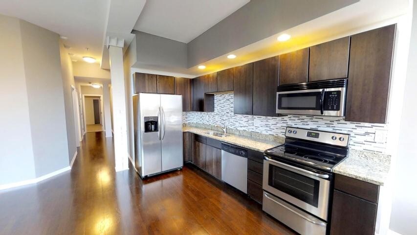 Foto principal - 78 E Chestnut St
