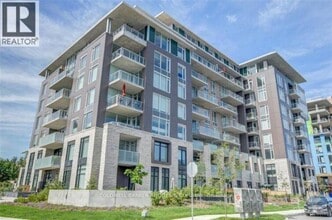 Building Photo - 530-530 De Mazenod Ave