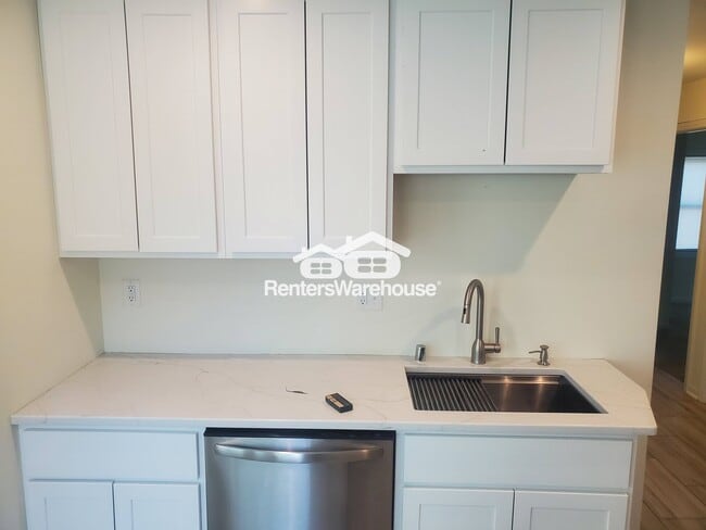 Foto del edificio - W169N9081 Goode Ave