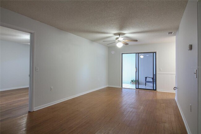 Foto del edificio - 4205 Old Rd 37