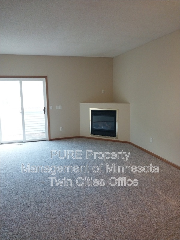 Building Photo - 6742 Meadow Grass Ln S