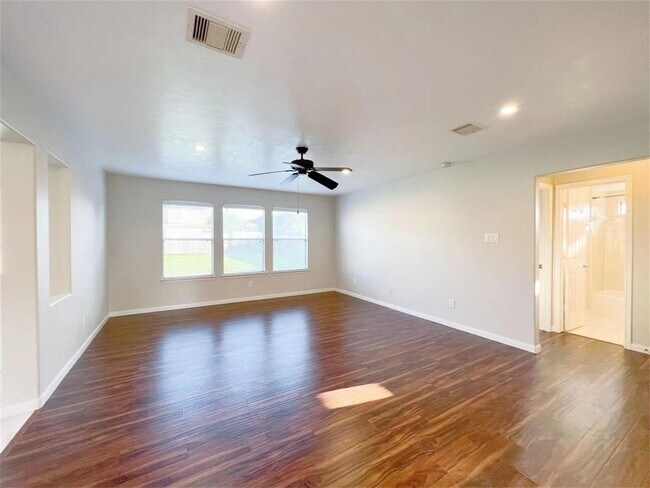 Foto del edificio - 18102 Red Oak Manor Ln