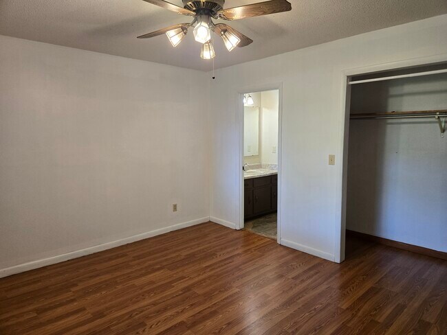 Dormitorio principal - 143 County Road 244