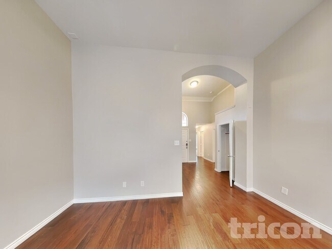 Foto del edificio - 5337 Warm Springs Trail
