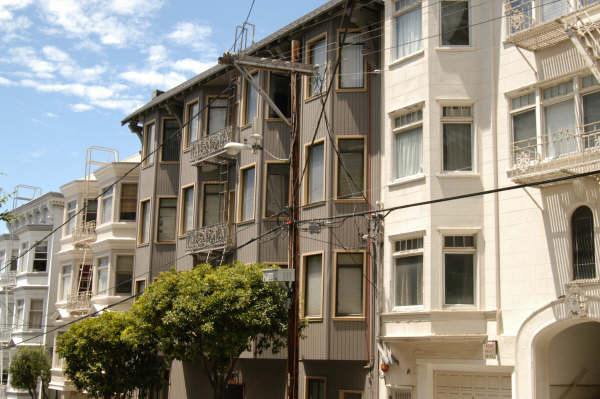 Primary Photo - 1350 Washington St