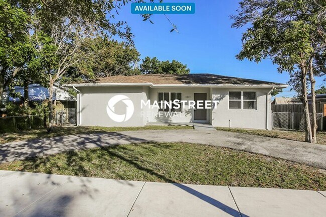 3 Bedroom Pet-Friendly Home in Hollywood, ... - 3 Bedroom Pet-Friendly Home in Hollywood, ...