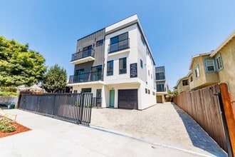 Building Photo - 1332 Tamarind Ave