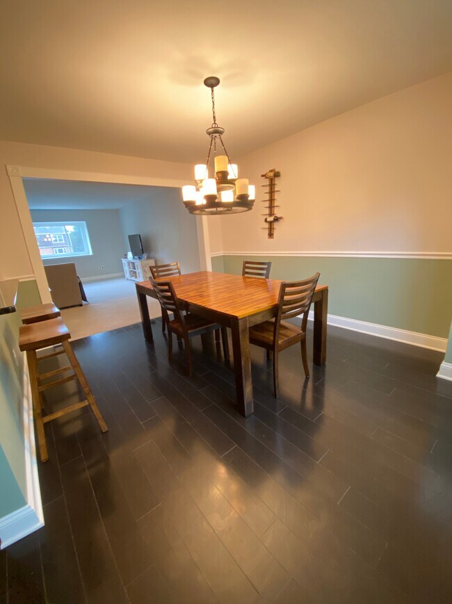 Building Photo - 32 Catbird Ct