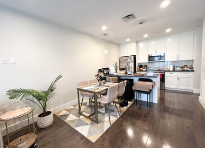 Foto principal - 438 McGrath Hwy