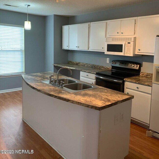 Building Photo - 1119 Brownlea Dr